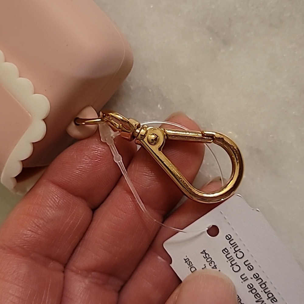 Bath and Body Works Hand Sanitizer Holder PRICE FIRM - Picture 5 of 6